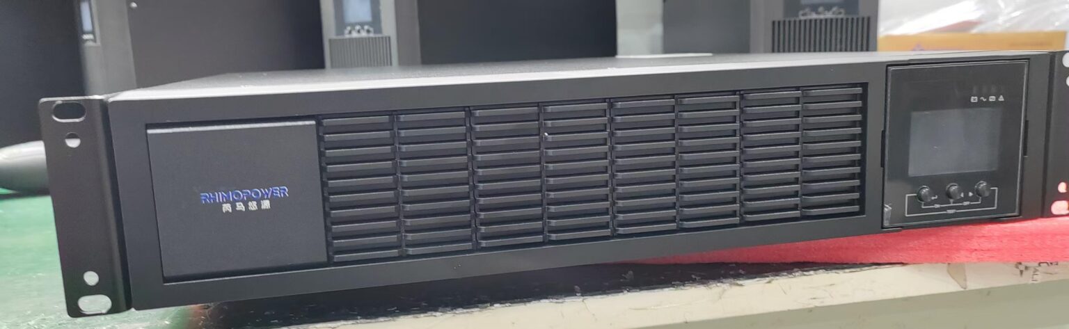 3KVAラックマウントUPS出荷：RhimoPowerがデータセンターUPSを世界中の顧客に供給する方法 - RhimoPower